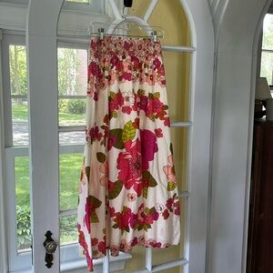 Women’s long cotton skirt. Beautiful bright flowers. Elastic waist.